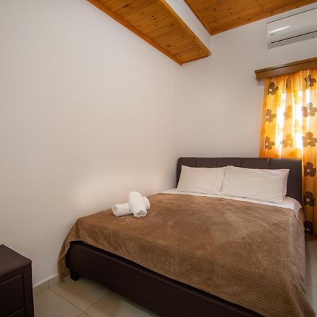 Family Private Homes & Sea View Lithakia  외부 사진
