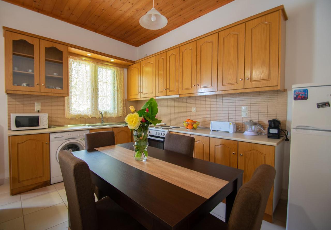 Family Private Homes & Sea View Lithakia  외부 사진