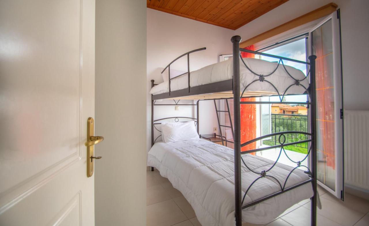 Family Private Homes & Sea View Lithakia  외부 사진