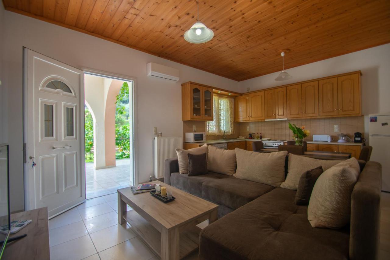 Family Private Homes & Sea View Lithakia  외부 사진