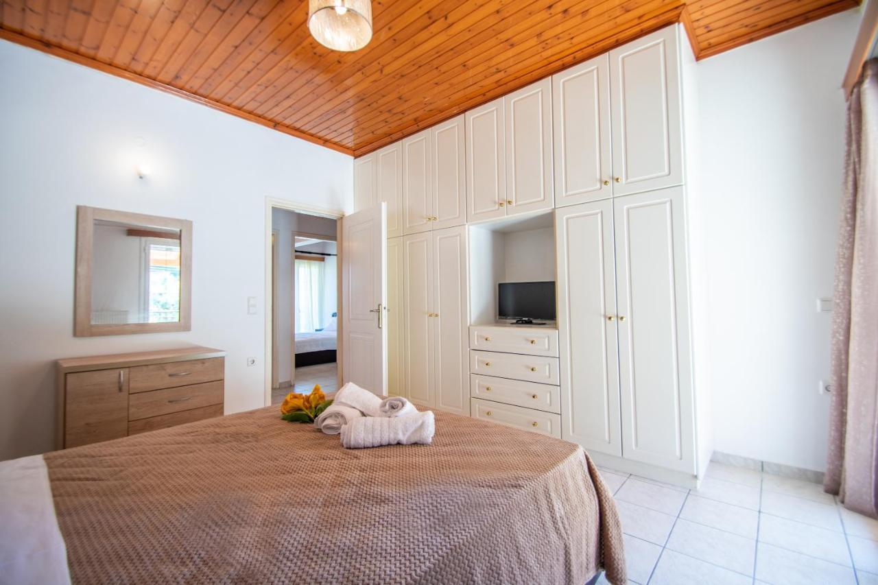 Family Private Homes & Sea View Lithakia  외부 사진